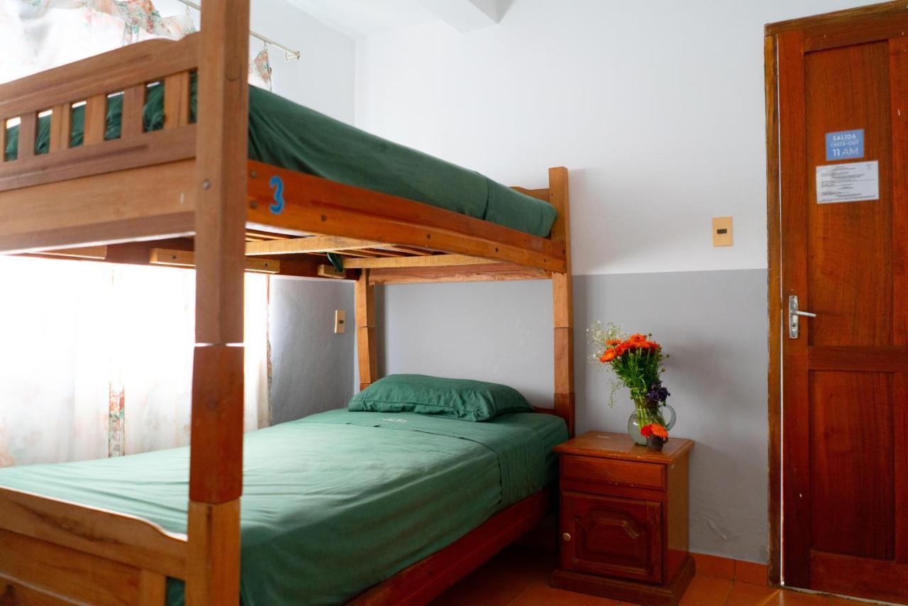 Hostal Zeballos Tarija Extérieur photo